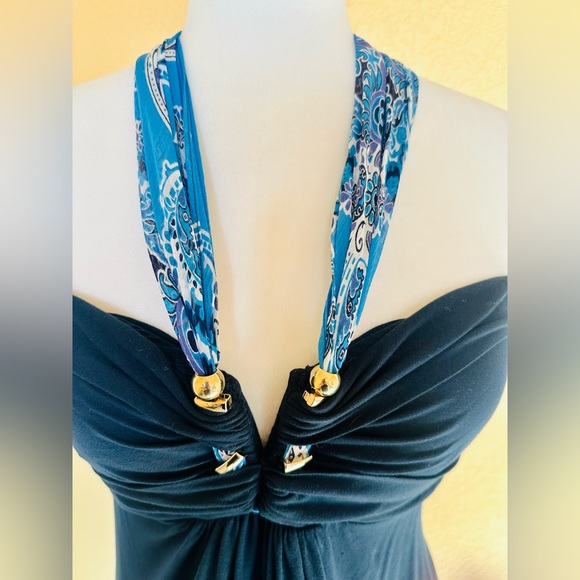 Cache Dress - Picture 2 of 7